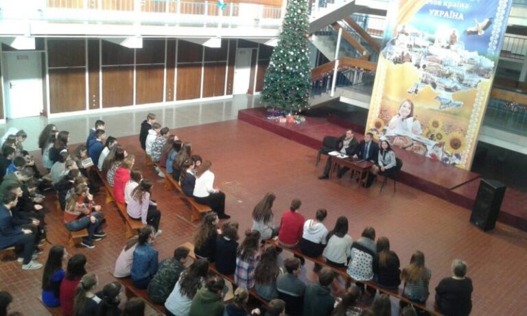 Працівники прокуратури провели бесіду із прикарпатськими школярами