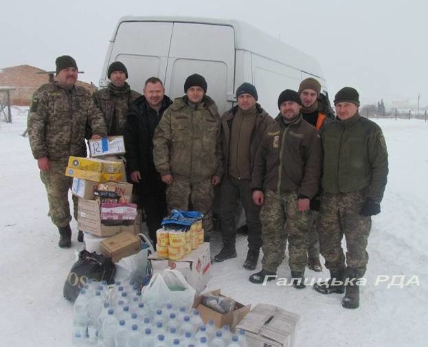 Галичани передали гуманітарну допомогу для бійців АТО (ФОТО)