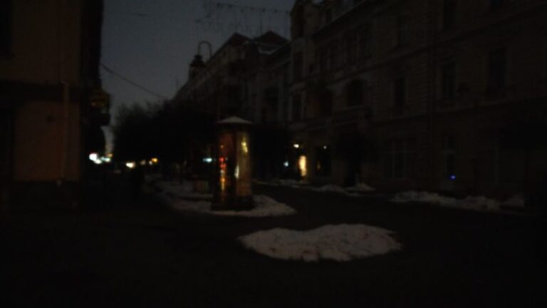 У Франківську “погасла” стометрівка і навколишні вулиці (ФОТО)