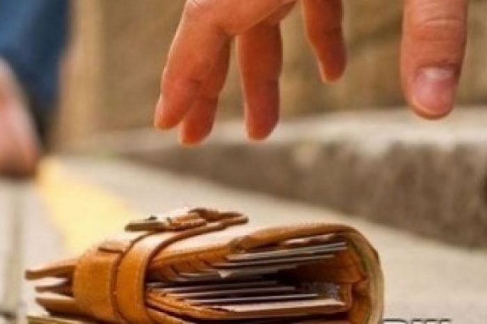 Косівські правоохоронці затримали грабіжника, який викрав у літньої жінки гаманець