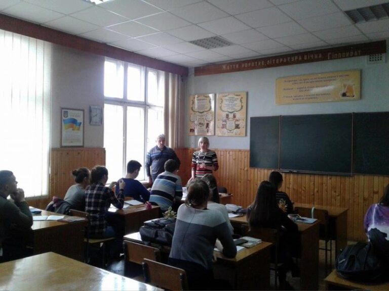 Франківським десятикласникам розповіли про їхні права