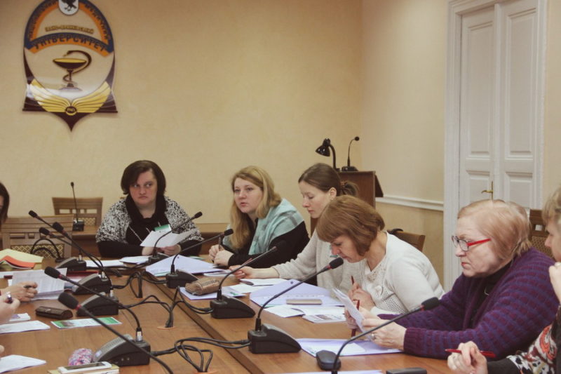 В ІФНМУ мовознавці з усієї України обговорили створення підручника “З української мови як іноземної”