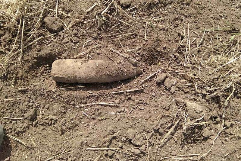 В Ямниці серед поля знайшли артснаряд