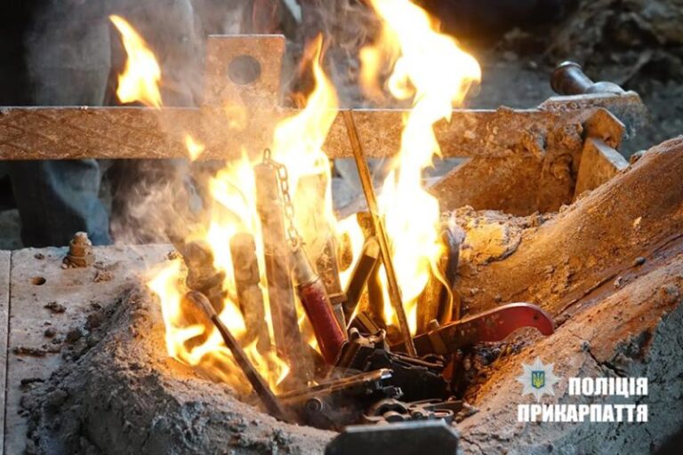 У Франківську знищили незаконну зброю (ФОТО)