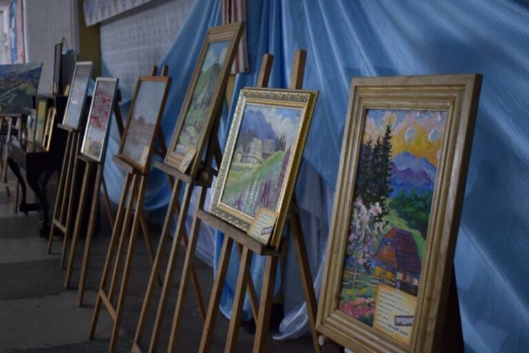 Понад 50 тисяч гривень зібрали на благодійному аукціоні для реабілітації дітей Долинщини
