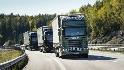 У Франківську заборонили рух вантажівок. Поліція проти