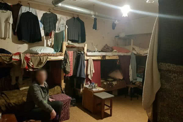 Близько 200 наркозалежних харків’ян тримали у полоні та “лікували” релігійними обрядами (ФОТО)