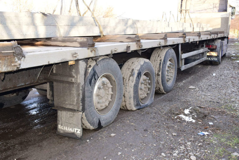 Поліціянт з Прикарпаття стріляв, аби зупинити порушника на блок-посту в Маріуполі (ФОТО, ВІДЕО)