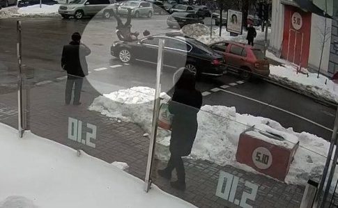 Кортеж Порошенка збив 88-річного чоловіка – ЗМІ (ВІДЕО ДТП)