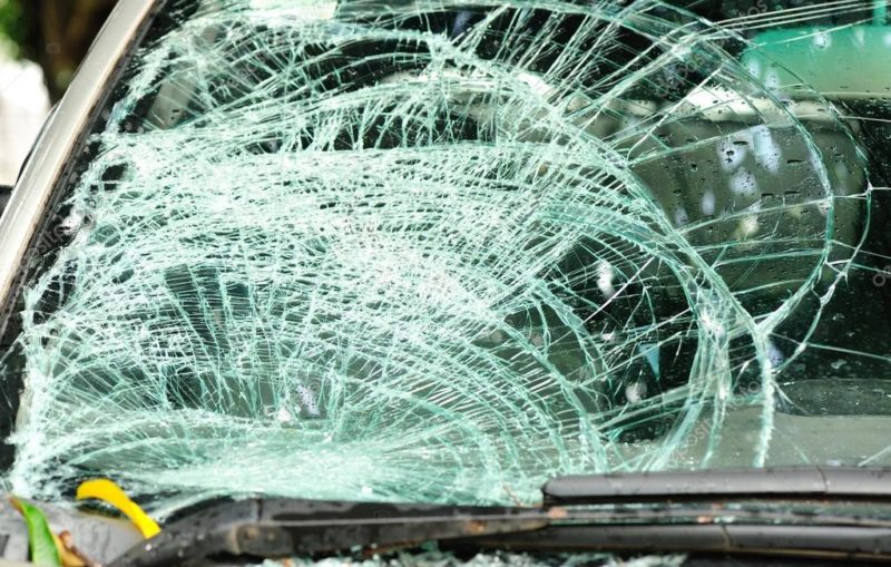 У Франківському дворі пошкодили три машини
