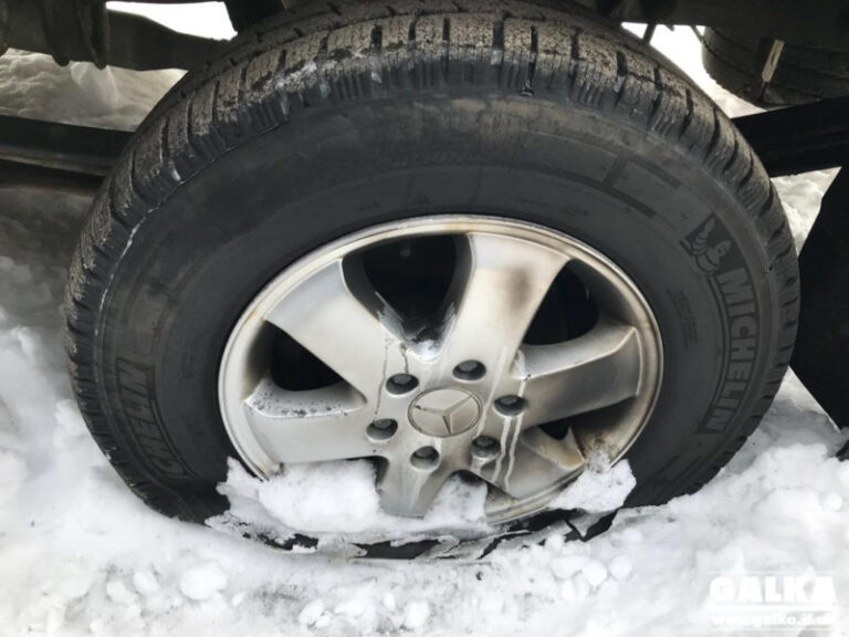 У Франківську зловмисники вкотре підпалили мікроавтобус місцевого підприємця (ФОТО)
