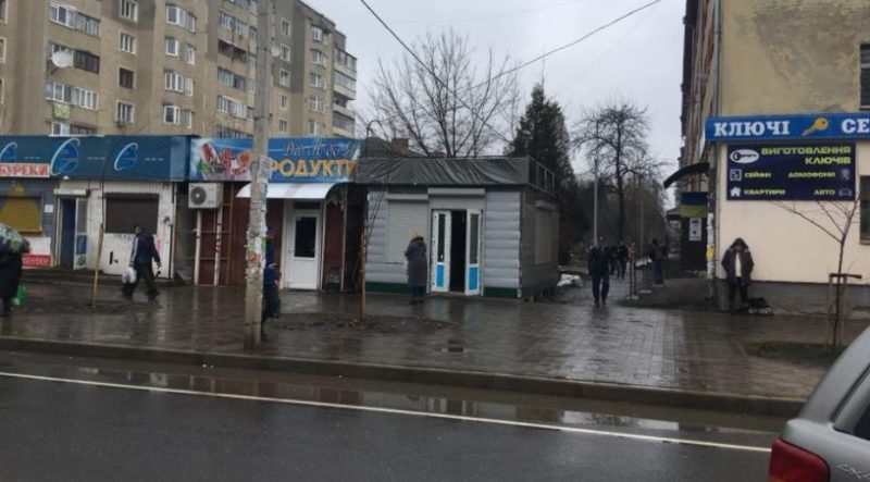 У міській архітектурі повідомили, що новий МАФ на місці з’єднання обох бульварів – законний (ФОТО)