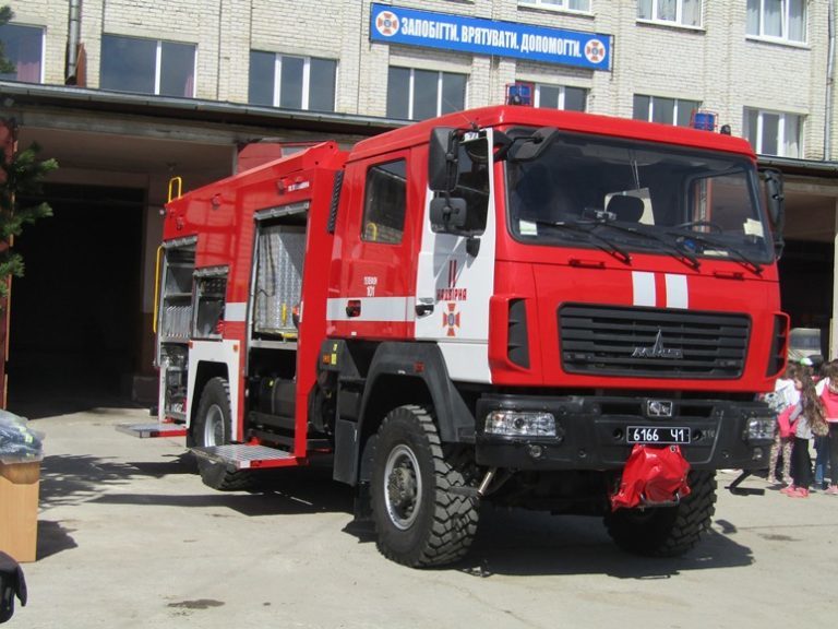 Новий автомобіль та спорядження отримали надвірнянські рятувальники (ФОТО)
