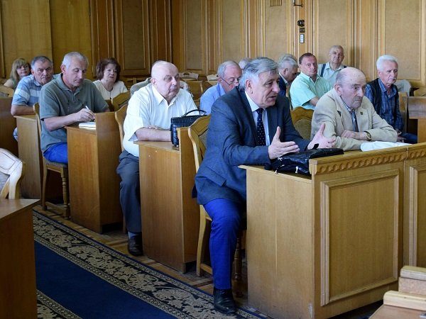 Вперше у франківському будинку влади засідала рада старійшин (ФОТОФАКТ)