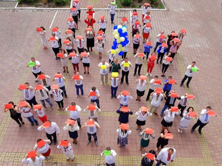 Прикарпатські податківці відзначили День вишиванки (ФОТО)