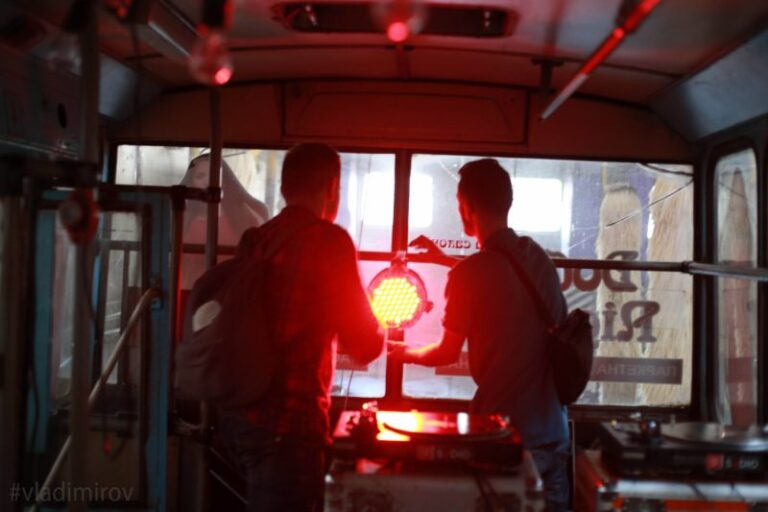 У франківському тролейбусі облаштували дискотеку на колесах (ФОТО)