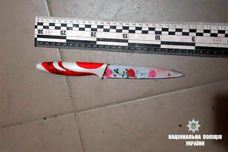 У франківському під’їзді сталася різанина (ФОТО)