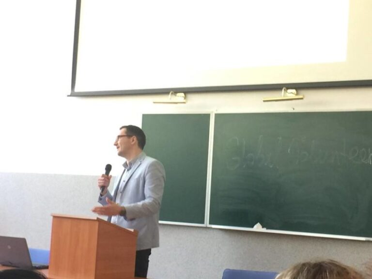 Один із найвідоміших економістів за версією Forbes зустрівся з франківськими студентами (ФОТО)