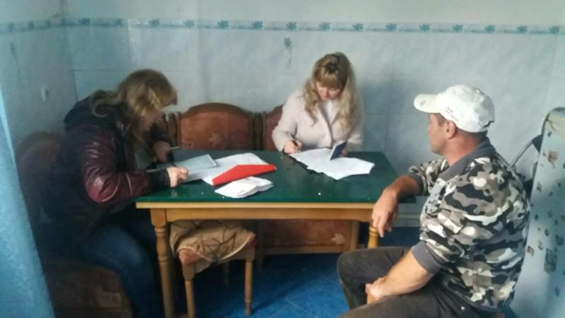 З прикарпатськими сім’ями, у яких мало місце насильство, провели профілактичні бесіди