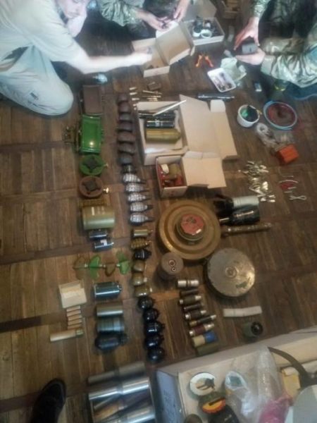 У помешканні франківця виявили велику кількість боєприпасів (ФОТО)