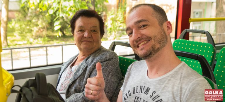Новенькі автобуси вийшли на 27 маршрут. Враження перших пасажирів (ФОТО)