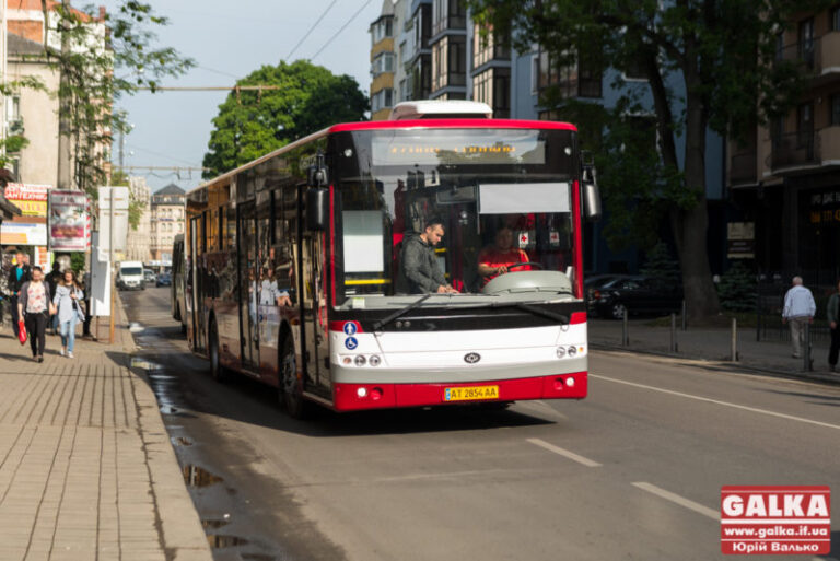 Два комунальні автобуси курсуватимуть за зміненим маршрутом