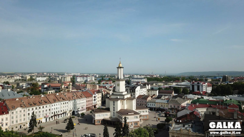535 осіб і 19 мандрівок: у Франківську завершився сезон безкоштовних екскурсій