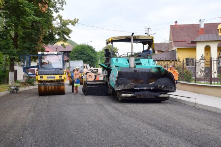 У Франківську завершують капремонт вулиці Княгинин (ФОТО)