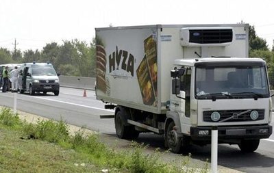 В Угорщині на 25 років засудили контрабандистів, які винні в смерті 71 мігранта