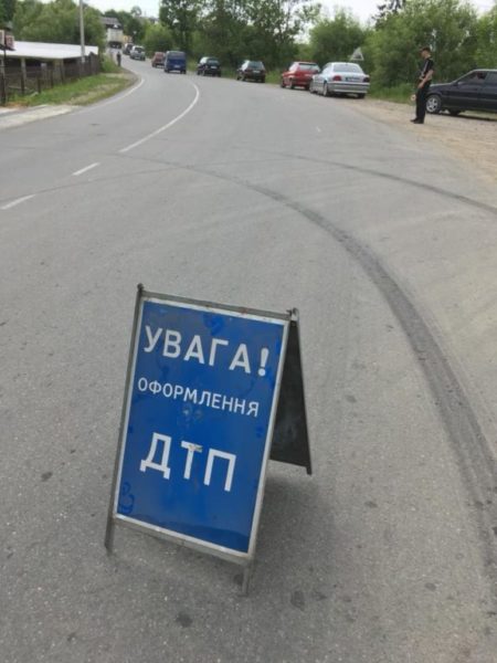 У Косові смертельна ДТП за участю “Мерседеса” на “бляхах” (ФОТО)