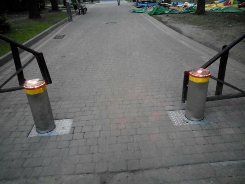 У міському парку встановили боларди (ФОТОФАКТ)
