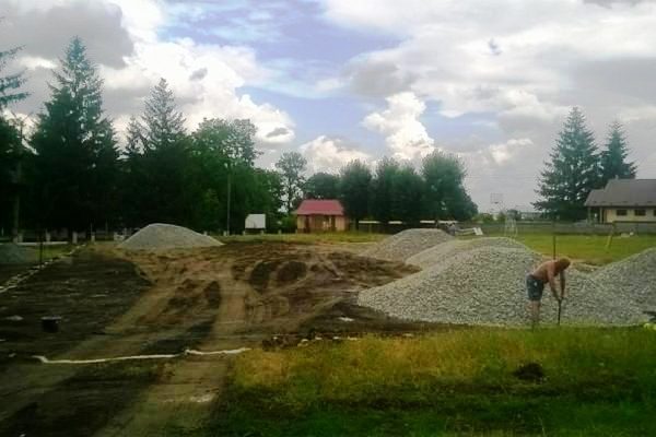 У Городенці почали облаштовувати спортмайданчик за півтора мільйони гривень