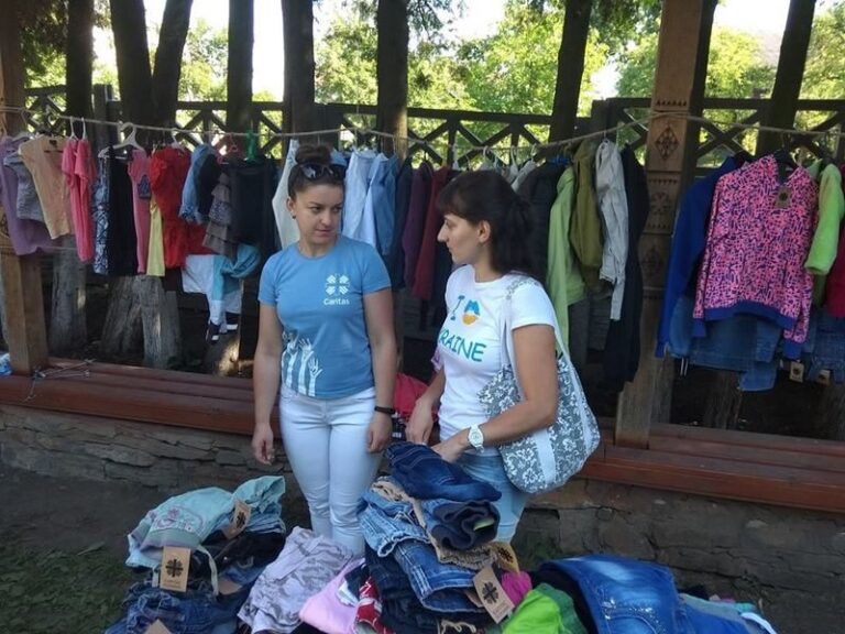 У Коломиї провели благодійний гаражний розпродаж