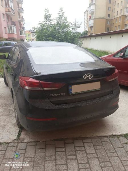 Франківського таксиста вп`яте спіймали “накуреним” за кермом