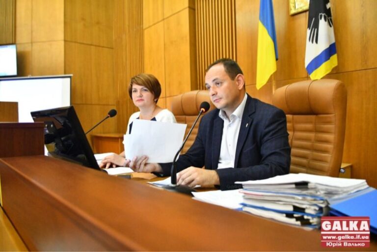 Міськрада перенесла питання щодо скандальної земельної ділянки на наступну сесію