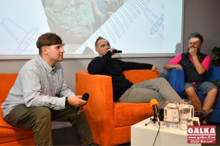 “Ми показуємо ж*пу системі”, – епатажний дует розповів про суть свого колективу (ФОТО, ВІДЕО)