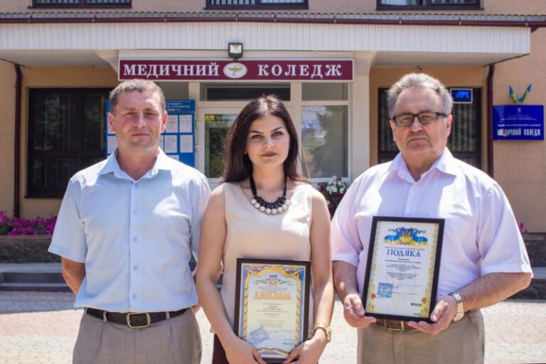 Випускниця івано-франківського медколеджу перемогла на конкурсі “Ескулап”