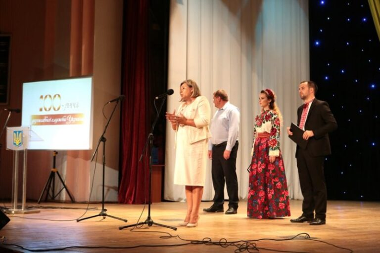 Як у Франківську держслужбовці професійне свято відзначали (ФОТО)