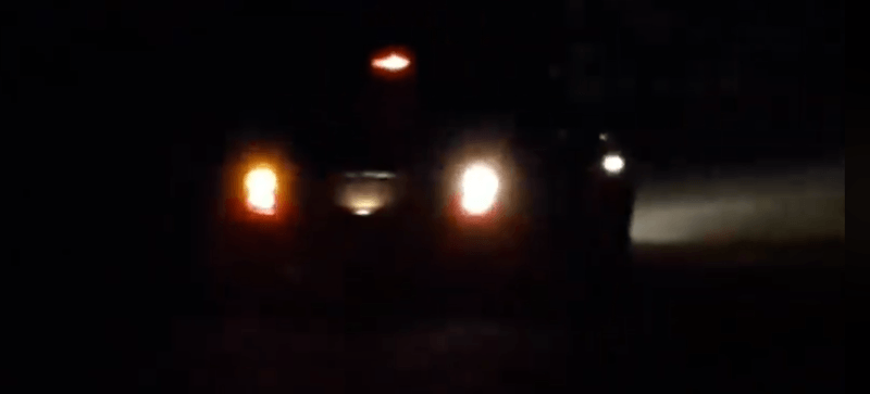“Колискова для району”: вночі загадкова автівка “присипляла” франківців (ВІДЕО)