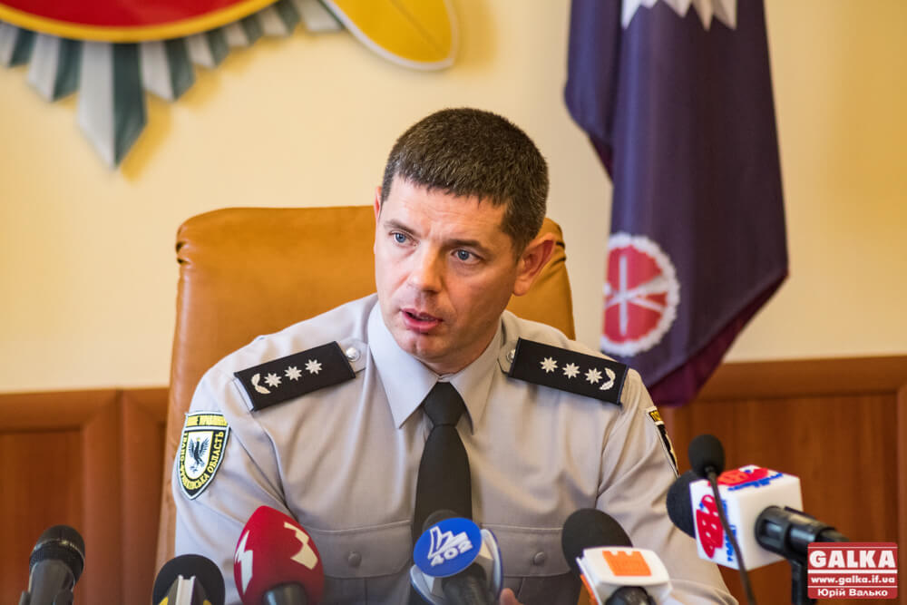 У Франківську виявили листівки з “чорним піаром” кандидата в президенти, – начальник поліції