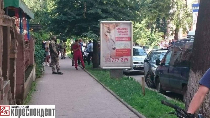 У центрі міста поліцейський екшн, затримали злодіїв із Запоріжжя (ФОТОФАКТ)