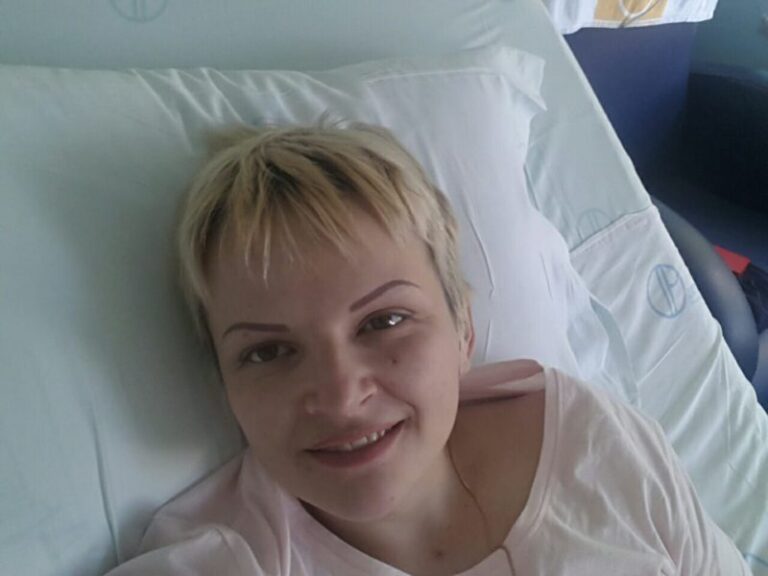 У Португалії, після тривалого лікування, померла мама трьох малих дітей з Франківська. Родині потрібна допомога