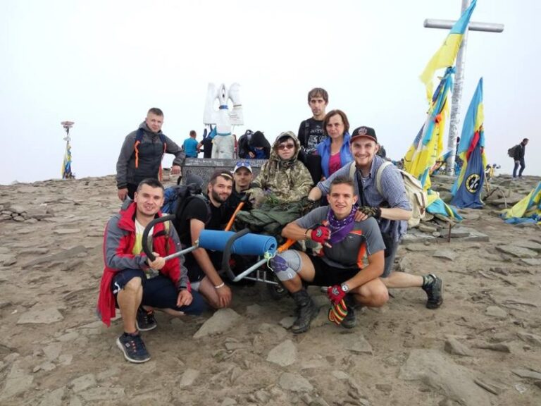 Підкорив Говерлу: мрія прикарпатця з інвалідністю здійснилась (ФОТОФАКТ)