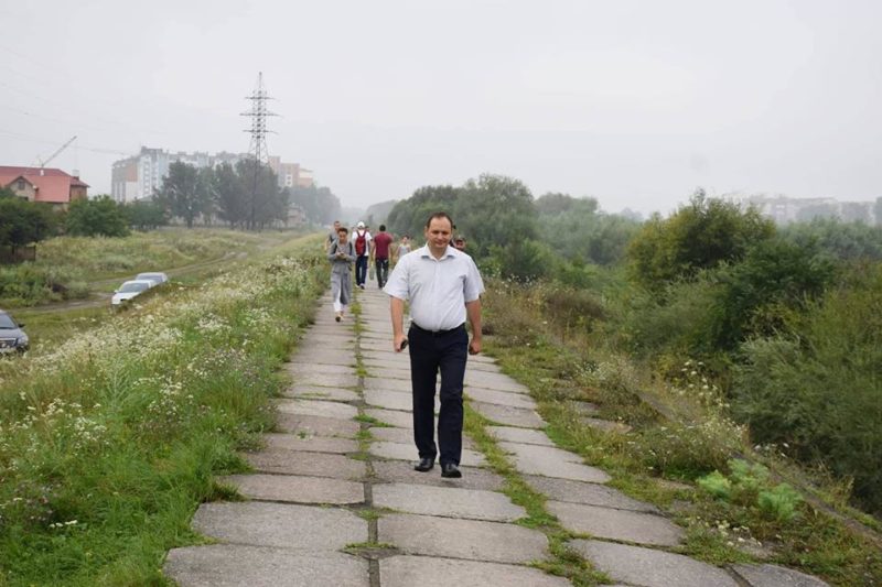 Стихія не обирає, – міський голова звітує про укріплення дамби (ФОТО)