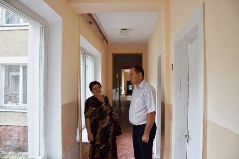 “Чорна п’ятниця” від Марцінківа: мер здійснив перевірку шкіл на Хоткевича (ФОТО)