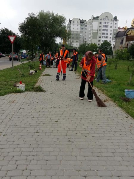 “Пасічну” відмивають перед візитом мера. Марцінків каже, що такої вказівки не давав (ФОТО)