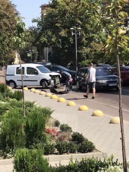 У середмісті Франківська сталася ДТП (ФОТОФАКТ)