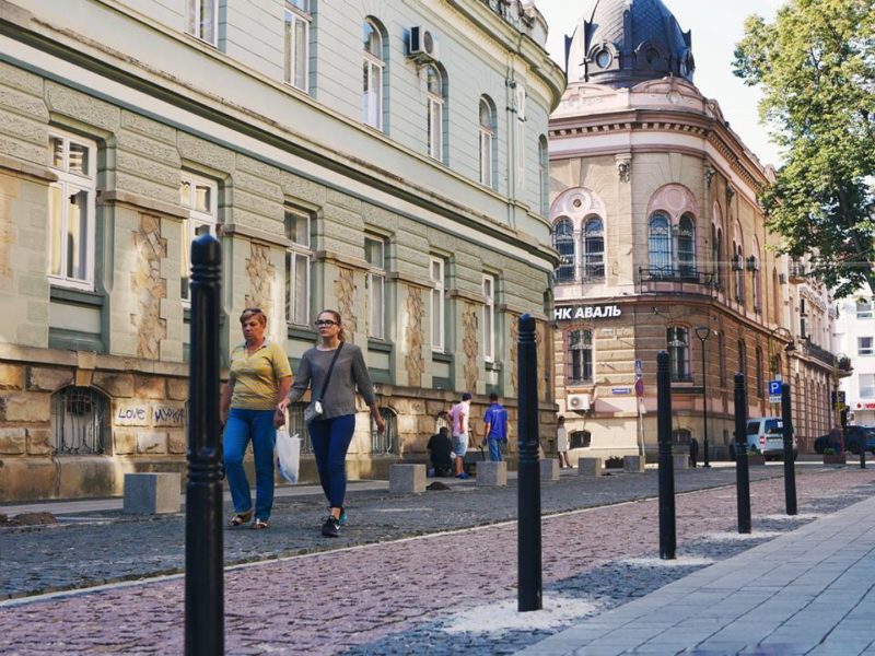 У Франківську на площі Міцкевича нові “мешканці” вулиці (ФОТО)