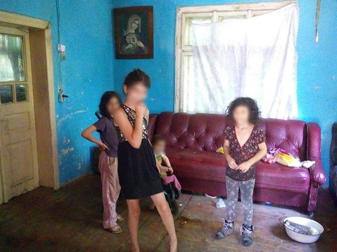 На Прикарпатті перевірили, як живуть сім’ї ромів (ФОТО)