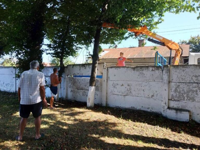 Майданчик для відходів облаштовують на вулиці Дучимінської